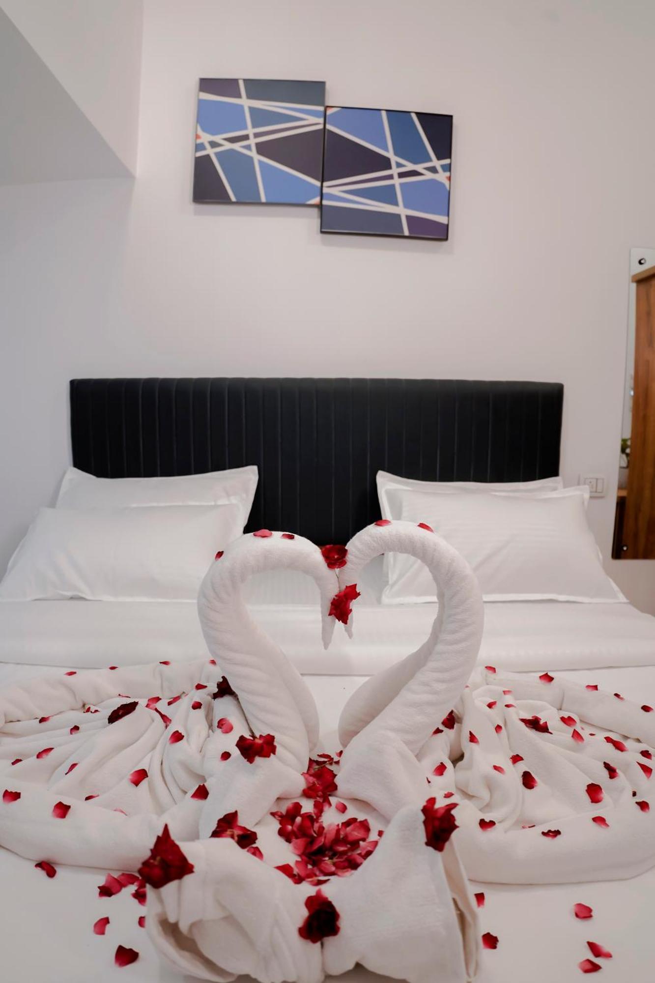 Hotel Royal Accord Surat Eksteriør bilde