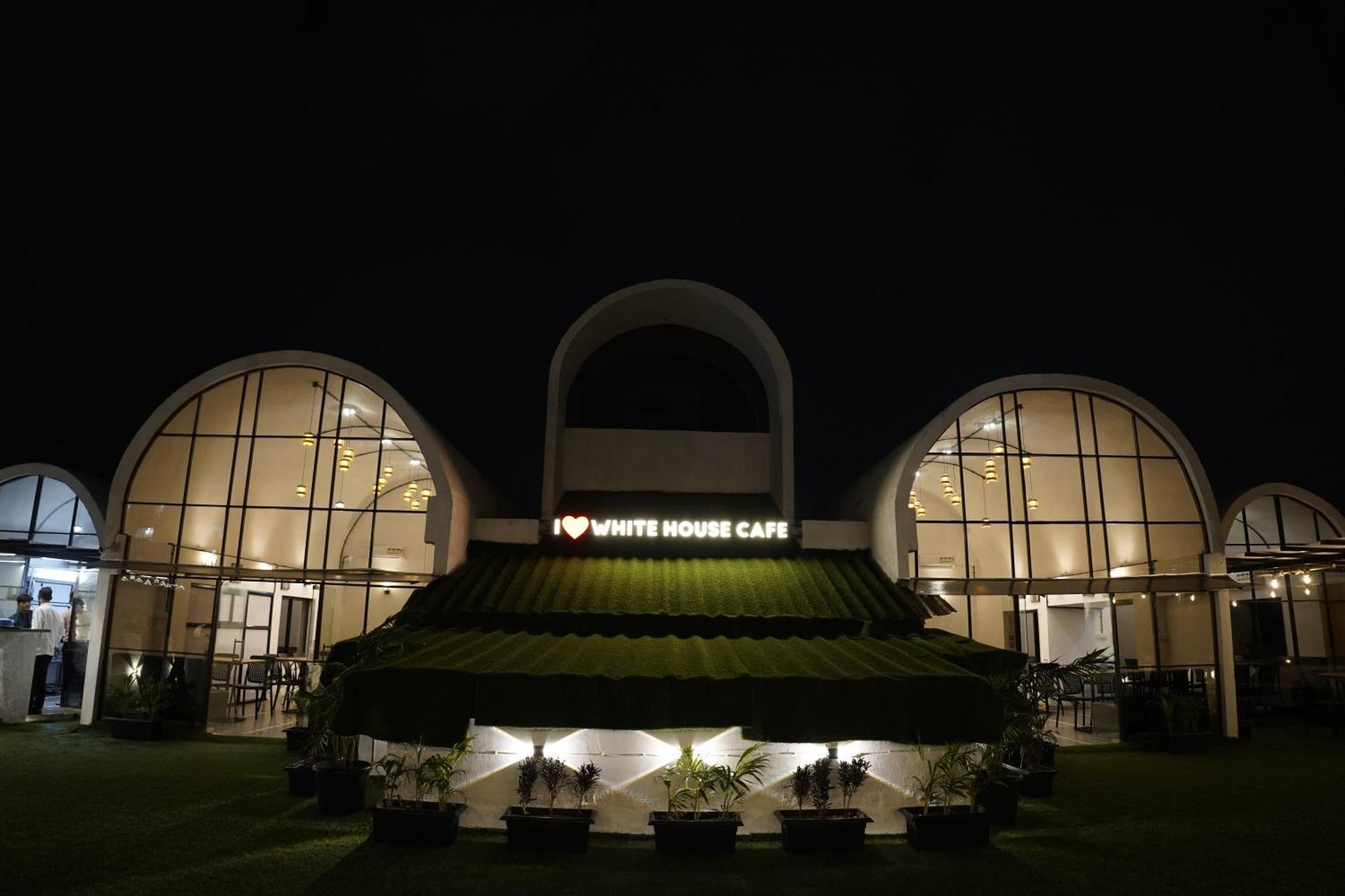 Hotel Royal Accord Surat Eksteriør bilde